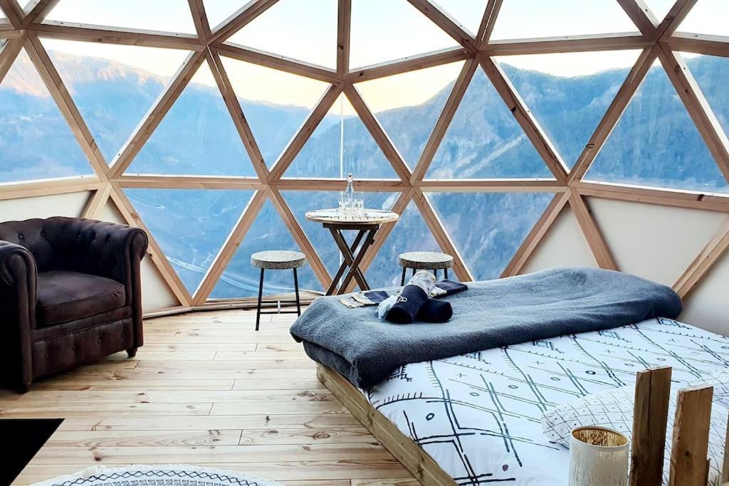 ホテル Les 3 Flocons Roure エクステリア 写真
